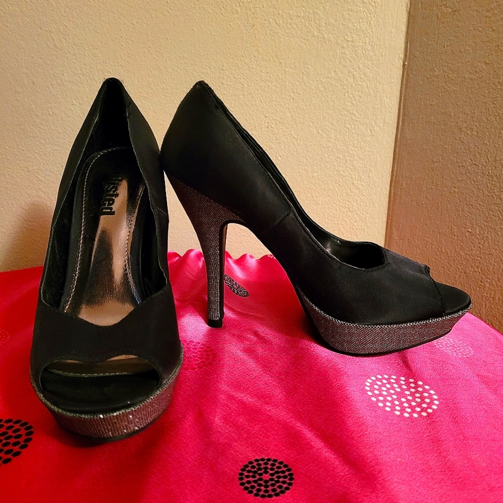 Unlisted black satin and silver platform peep toe dress shoes sz 6